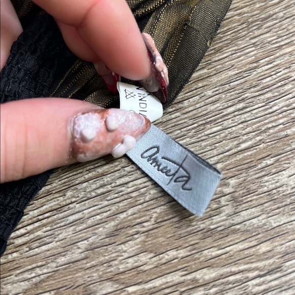 Hand-Loomed Ombre Patchwork Silk-Blend Scarf/Wrap– Made in India - Picture 5 of 6